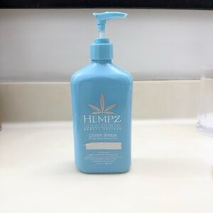 Hempz Ocean Breeze Herbal Body Moisturizer - Light Blue